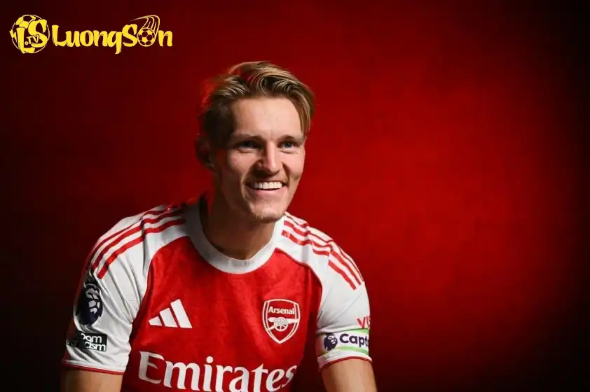 Martin Odegaard đã có những chia sẻ về tấm băng đội trưởng