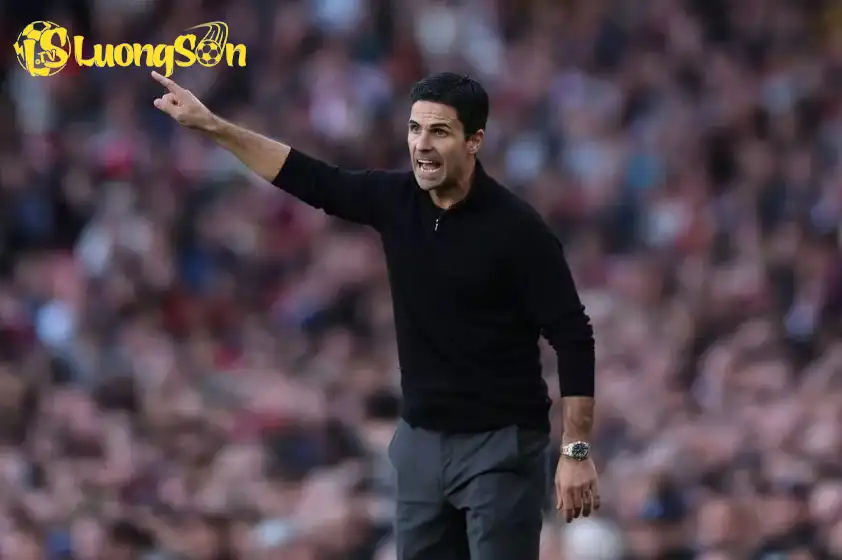 HLV người Tây Ban Nha có ý tưởng táo bạo với Arsenal. Ảnh: AFP HLV người Tây Ban Nha có ý tưởng táo bạo với Arsenal.