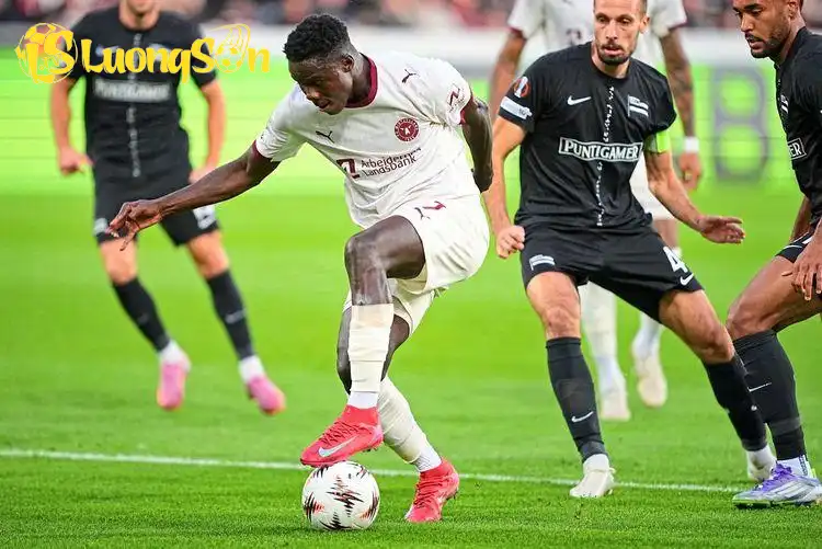 Midtjylland được dự đoán sẽ tiếp đà chiến thắng khi hành quân đến sân của Nottingham Forest.